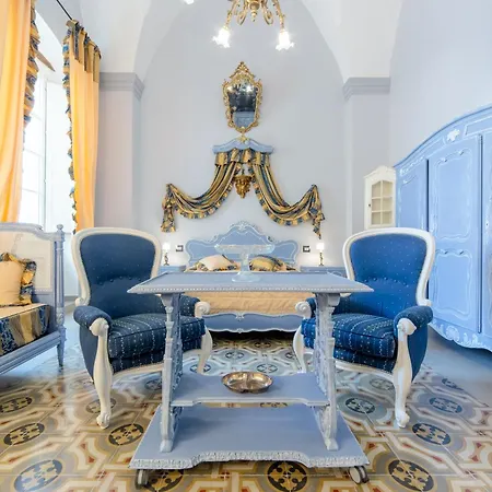 The Crown Palace - Otel