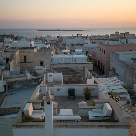 The Crown Palace - *