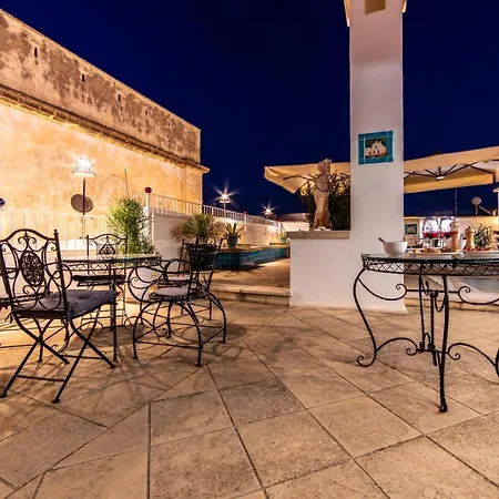 The Crown Palace - Hotel *