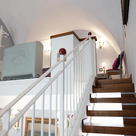 The Crown Palace - Hotel *