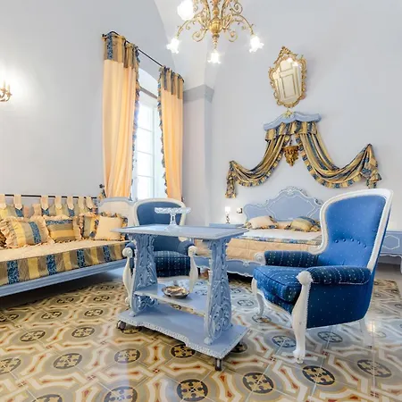 The Crown Palace - غالّيبولي