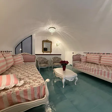 Отель The Crown Palace -