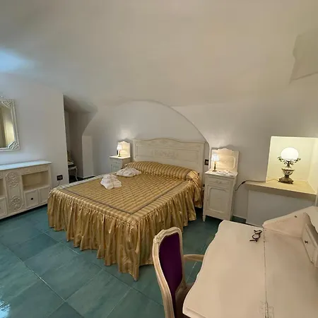 فندق The Crown Palace - غالّيبولي