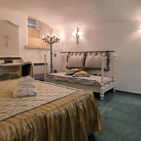 Hotel The Crown Palace - *