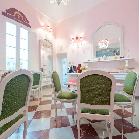 Hotel The Crown Palace - *