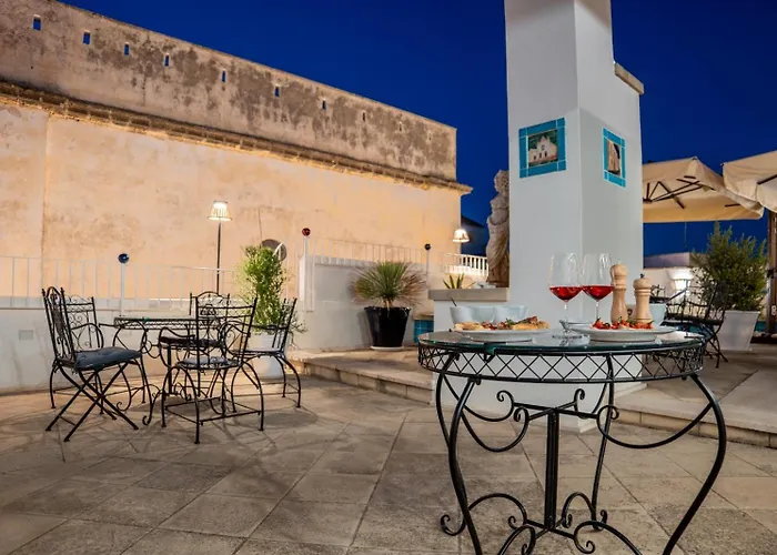 Otel The Crown Palace -