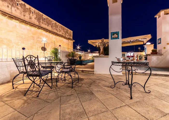 The Crown Palace - Otel *