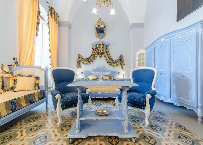 The Crown Palace - Otel