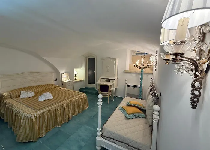 The Crown Palace - Gallipoli