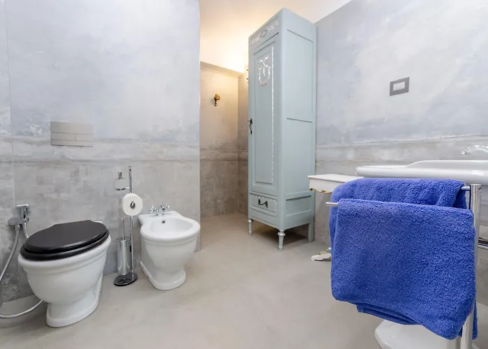 Otel The Crown Palace -