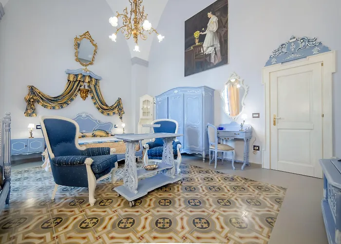 The Crown Palace - Otel